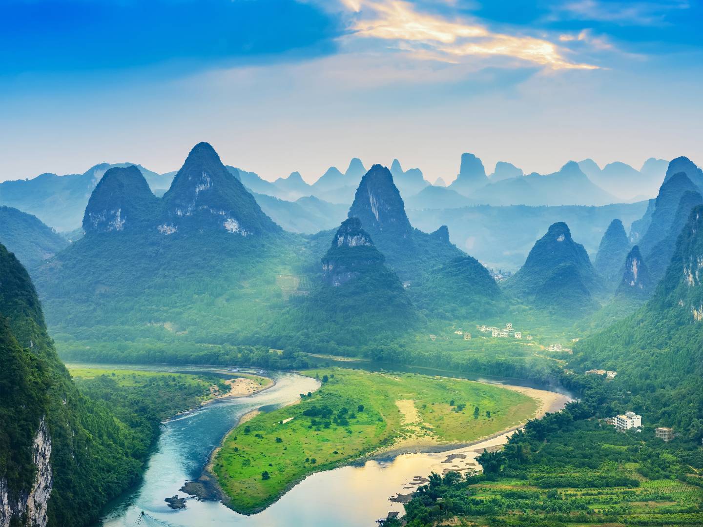 廣西省經(jīng)典環(huán)線9日游 （桂林、漓江、陽(yáng)朔、南寧、北海、德天瀑布）